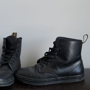 DR. MARTENS Boots